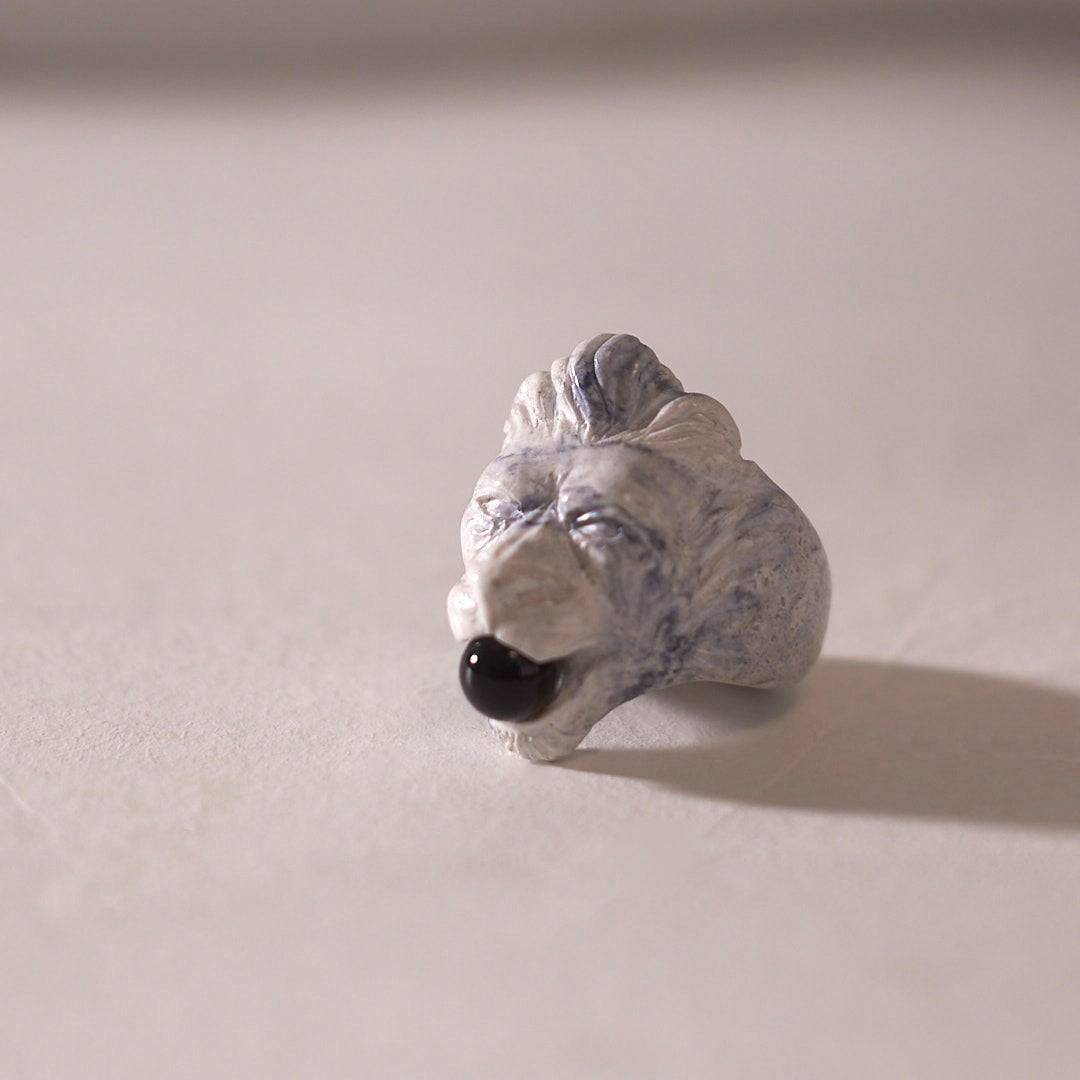 hand crafted bonded marble white lion ring whit onix bead 