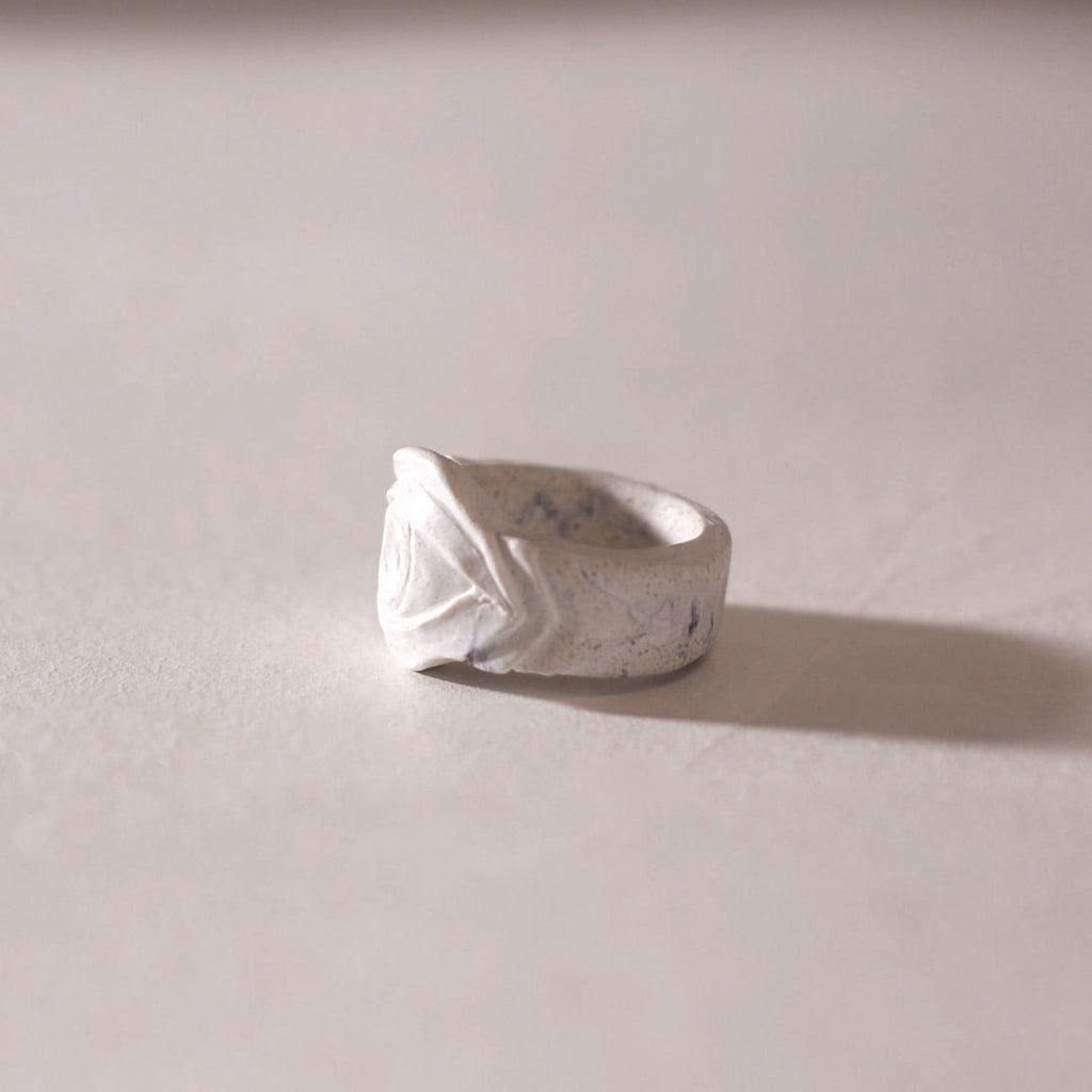 white marbled eye ring