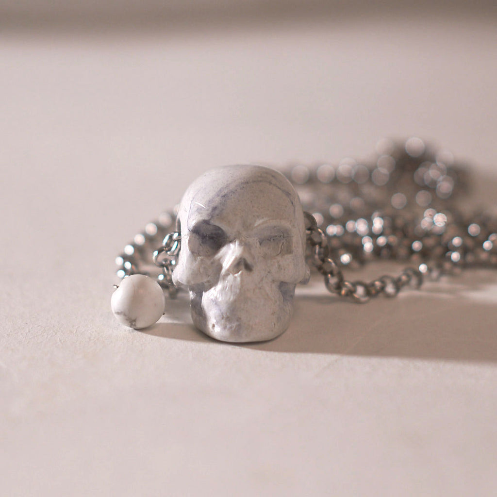 white marbled skull pendant howlite and chain