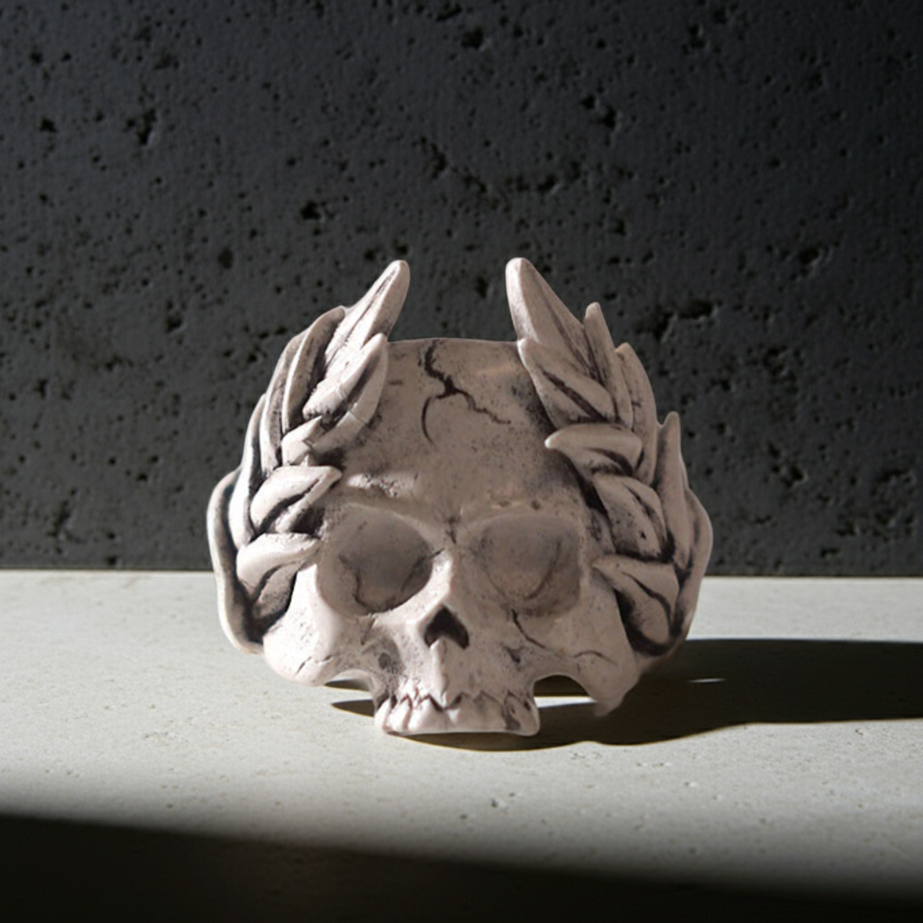Albedo Cranium Et Folia Ring